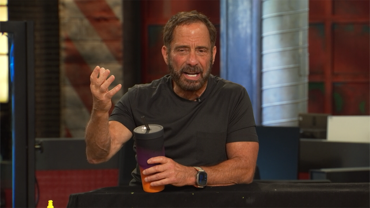 78e4daa15f9045cca47d63975cbd4466_md daniel craig james bond gay mm 090324_TMZ_9858459.mxf.00_00_04_20.Still002