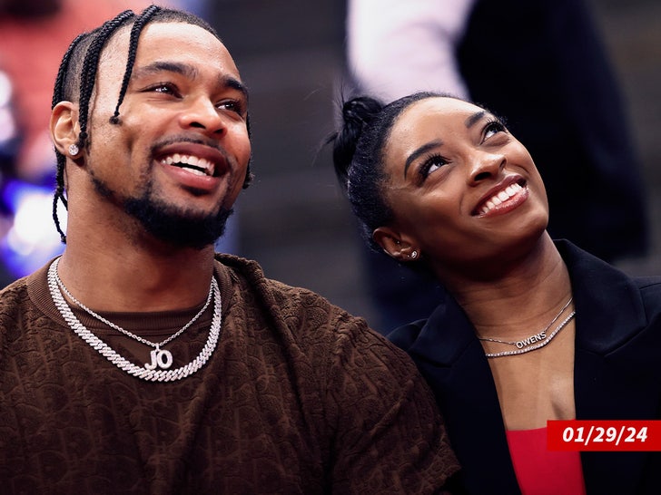 797b2f71526144bd9089ff6816eed51a_md simone biles jonathan owens sub