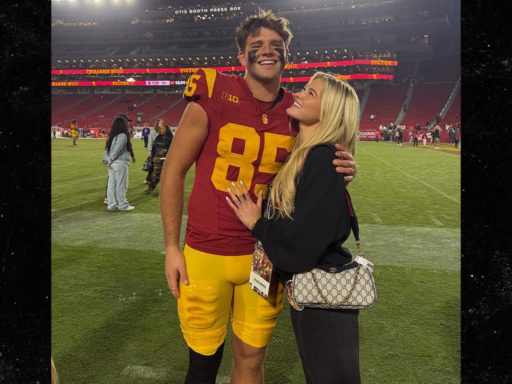 7a9748e44e454ac8b7bcbea3000cdc7a_md-2 Rylee Arnold insta 1