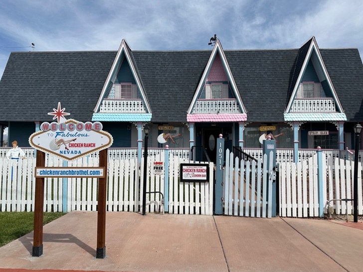 7b4f259b1251459cb1dc5c80da67fbcc_md chicken ranch brothel
