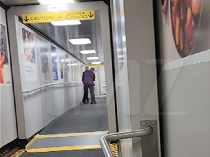 7d54f25b8e764e91a253a041a7ec4530_md 120324_atlanta_airport-sg5