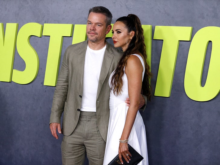 7dc7beba87f5464faf2036bfd4ac5109_md matt damon and family