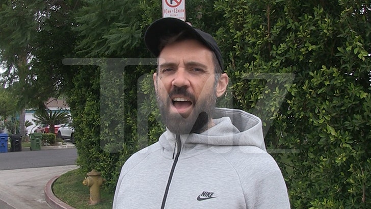 7ee2f433dcab4452a0f3558c2a59a703_md 112624-adam22-kal