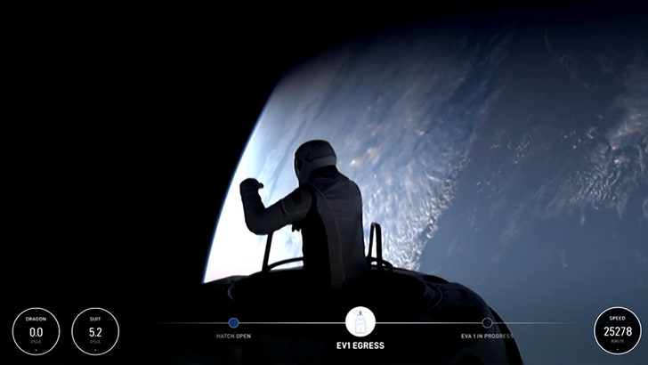 7f5f64ce439643309c88727c3f6a73b5_md-1 091224_spacewalk_kal