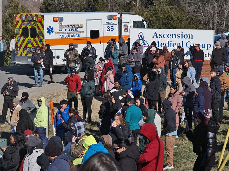 7fcba22768af48e484f7b406d44c0057_md Antioch High School students