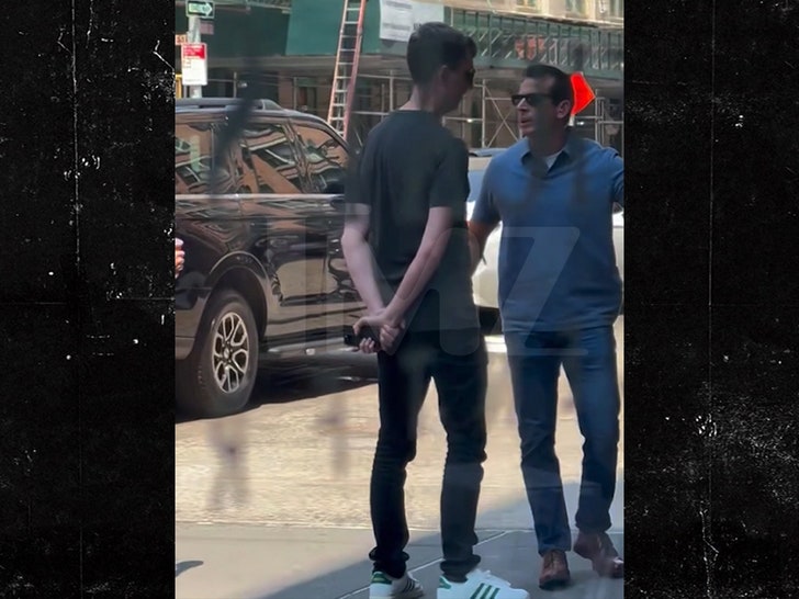 073024-ella-emhoff-secret-service