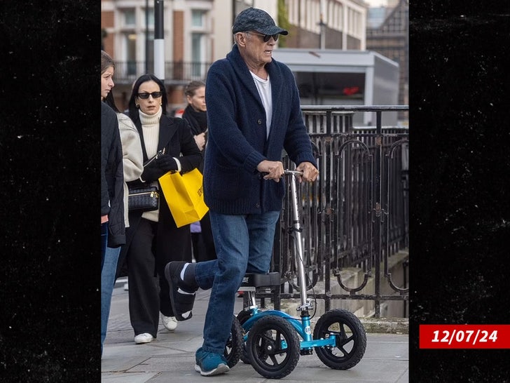 83993304e7dc400aa53cd43f7f9d44f3_md kelsey grammar broken leg cast boot