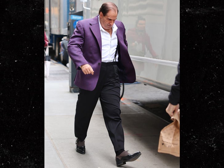 Colin Farrell Unrecognizable as the Penguin