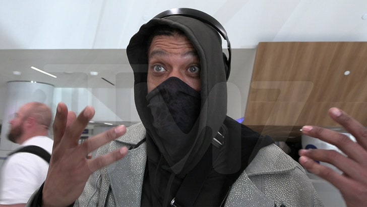 87343d2f85094fd2a0927bfadd9e4748_md 010625_deray_davis_kal