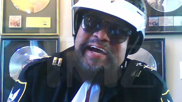 87e441992e9746759240f40e81566112_md 120324_victor_willis_trump_kal