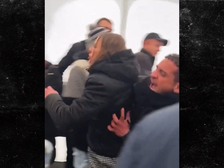 8b5d1794cd724da1882e778523b2947d_md 012125-mcdonalds-fight-2