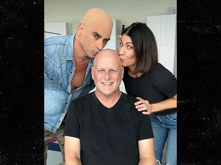 8c75b007a9054930b9cfa3930c8841b6_md john stamos and Dave Coulier bald insta 3