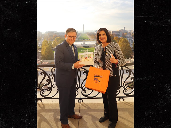 8cb693d253264ba4aba08d61c9367d77_md Nicole Malliotakis cupcakes congress twitter 2