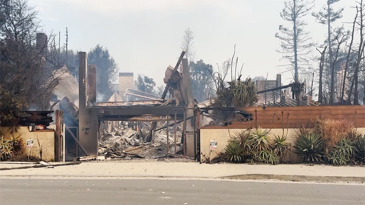 8d7528e2e7474aee9dbc7f6d777ab169_md 010925-anthony-hopkins-kal