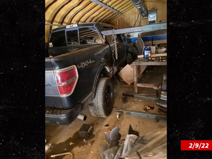 8de2f60814b649af815db70e983761b4_md-1 CALEB KENNEDY truck