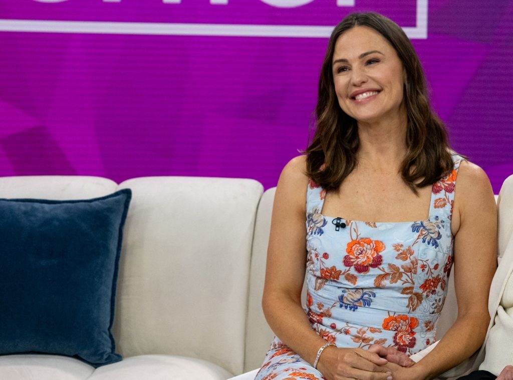 Shop Jennifer Garner Neutrogena Moisturizer Deal MorningSave