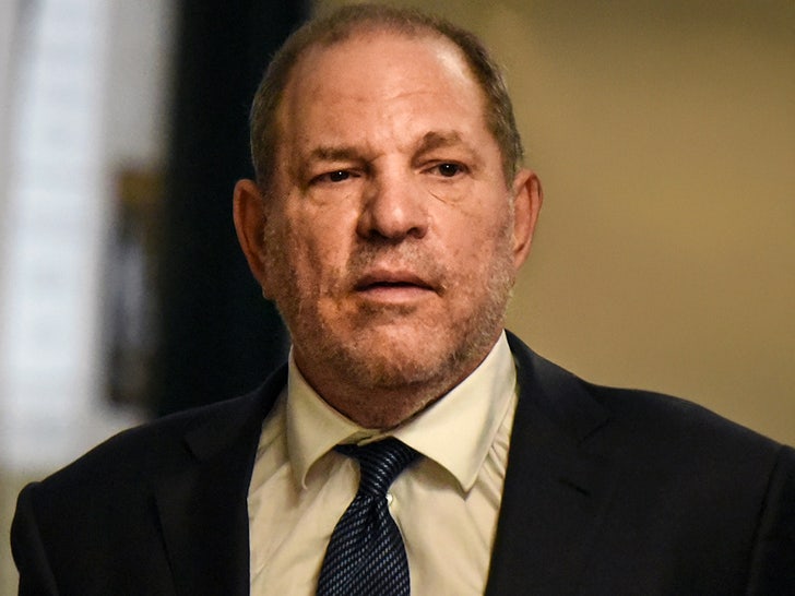 8f4c4ab5759c42149797ab507de40c06_md harvey weinstein neutral face court
