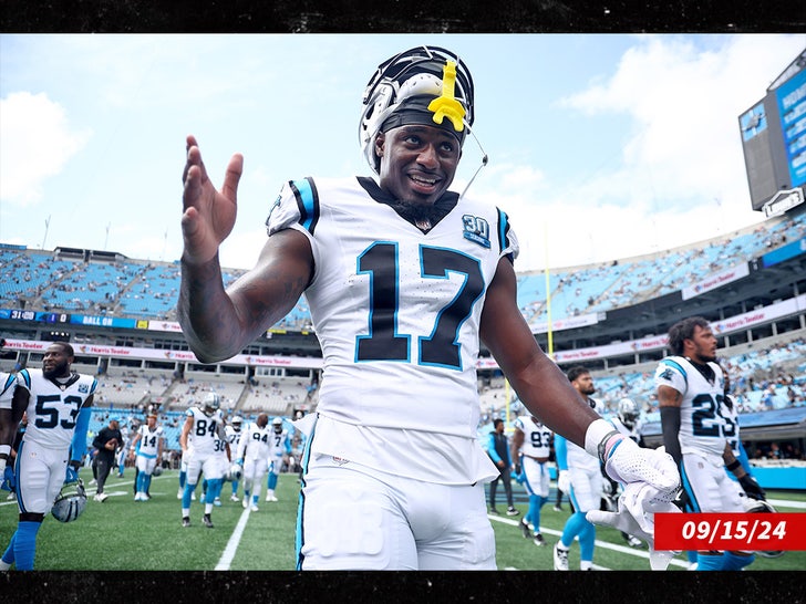 8fbd9f81f1b5438aad3a54be22c697a4_md Xavier Legett carolina panthers