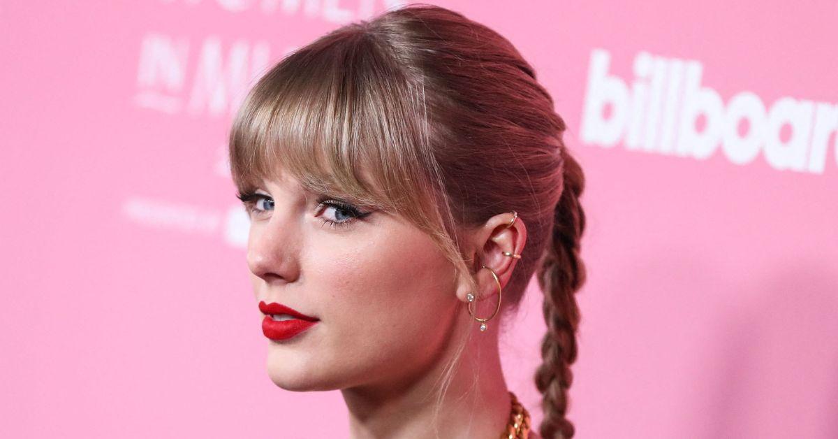 9-1762280929385 picture of Taylor Swift