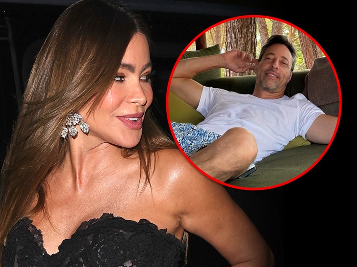 903332f3e4384ba68e2cbc58967cc139_md Sofia Vergara and justin saliman