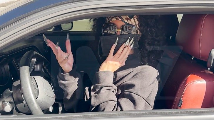 907c7b51d2874d8faefebb8d513110f7_md 102424_saweetie_kal