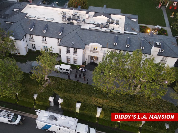 910309deae6f43daadc4d457988bea8f_md-4 Diddy's L.A. Mansion backgrid