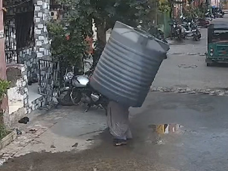 101524-water-tank-falling-v1