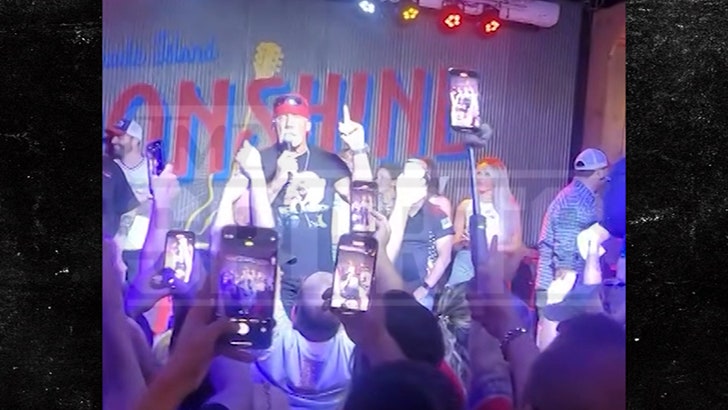 92f08270aafc476a882ce3fdf0d22fe9_md 082824_hulk_hogan-kal