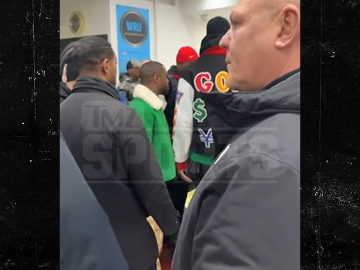 95558acd4aa94f54bff845a2d2587748_md 121024-floyd-mayweather-inside