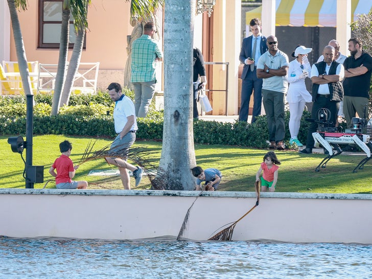 95ba31a25e984430a1539a170ca43e80_md 1115-JD-Vance-Mar-a-Lago-Kids-SUB