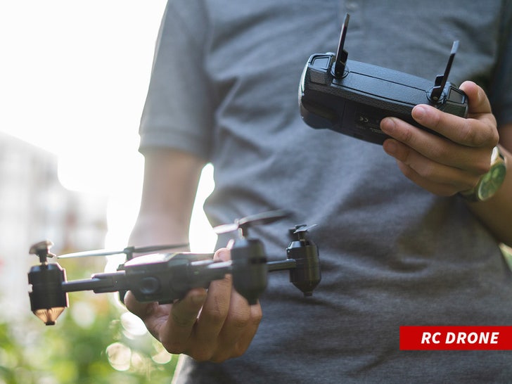 9b8035cd9f7f414295d2811e532ec728_md RC Drone sub istock