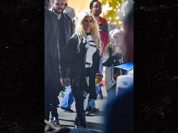 9b812c6d498745689fcd089a5ebcb7da_md christina aguilera billie eilish kia forum