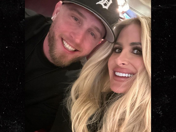 9c432263b2d24bc787ac35a5c52feba7_md Kim Zolciak-Biermann Chet Hanks