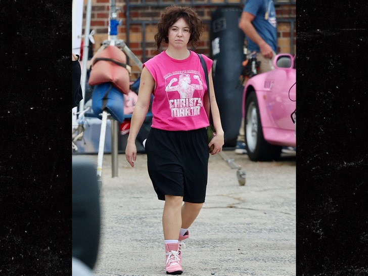 9c85f92df104477fb4f015f63344e8a6_md sydney sweeney