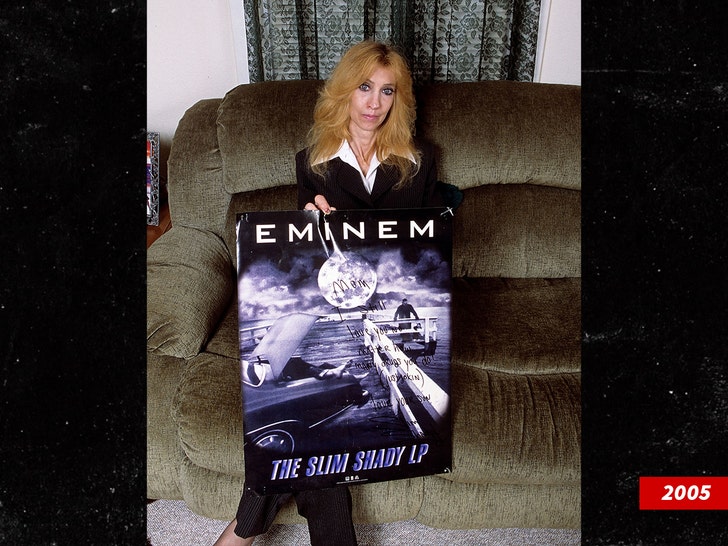 9f532b5e31d243b4a1ca4ef84006cc43_md Debbie Mathers