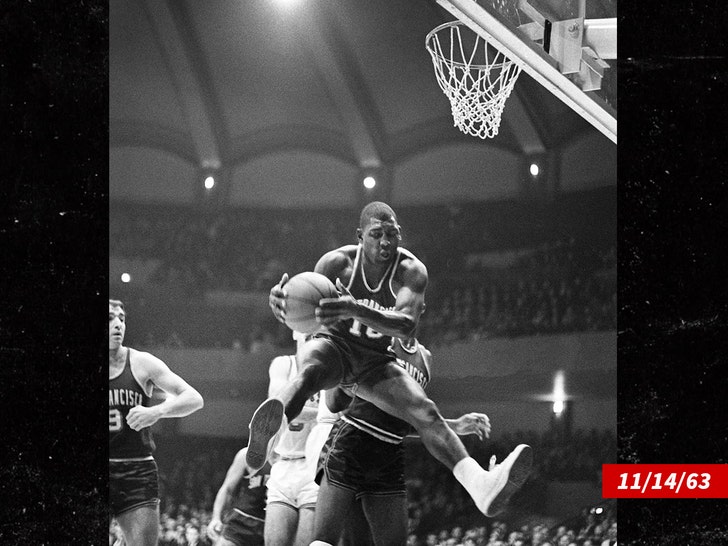 9fdde98a6aa545a0aefee4706afc680d_md Al Attles playing