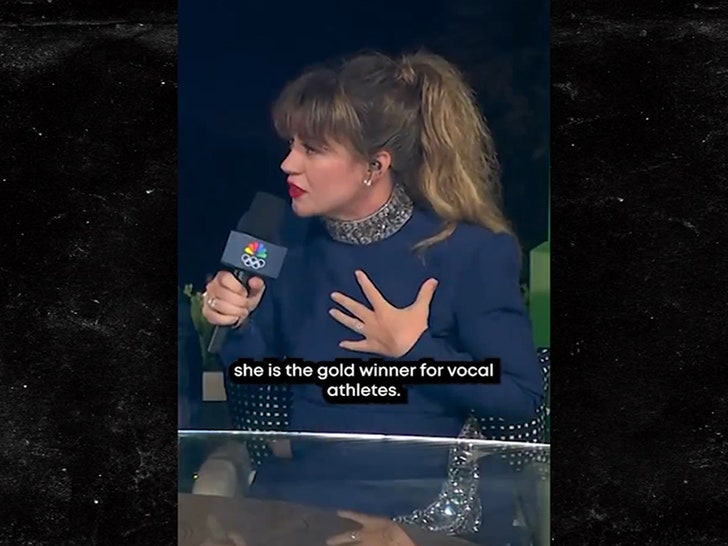 072724_kelly_clarkson-primary