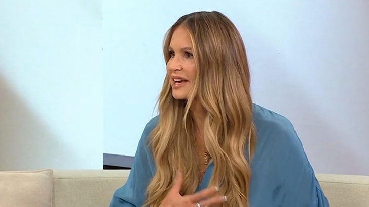 090924_elle_macpherson_kal