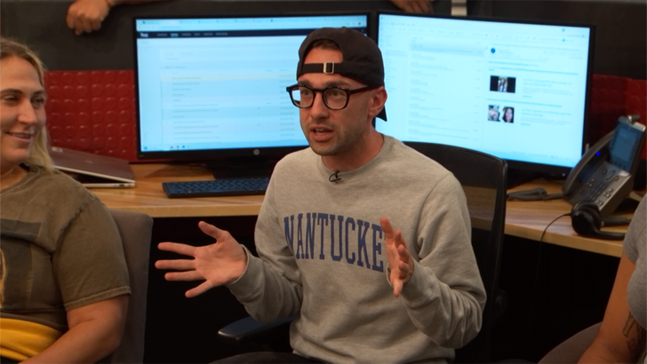 a66566958bff4821ac9481c38822c627_md 080924_tv_clips_scheana_shay_horse_bite.01_00_14_24.Still002