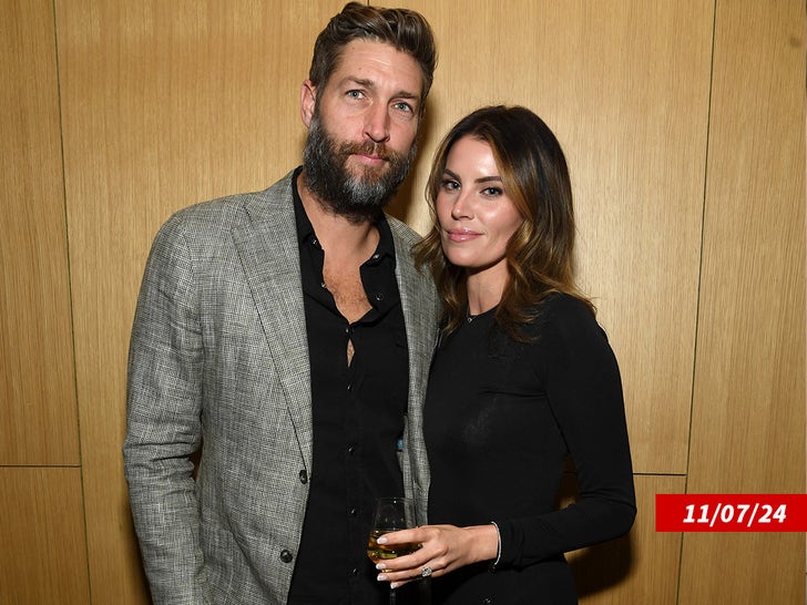 a6682d80d539461bab68248e184b2e19_md jay cutler samantha robertson