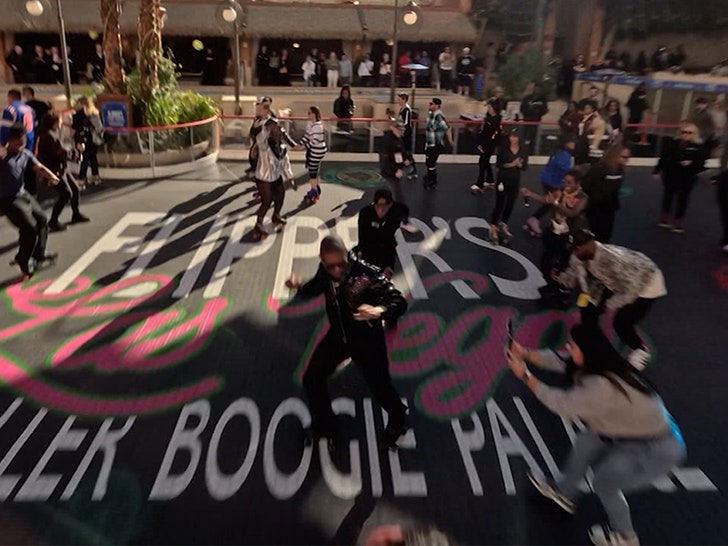 a679d2f922df4b8a9ae621fc06bab2f8_md 112224-usher-venetian-primary-5