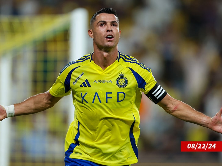 a727f176f2b34c1286c0622996df8368_md Cristiano Ronaldo al nassr