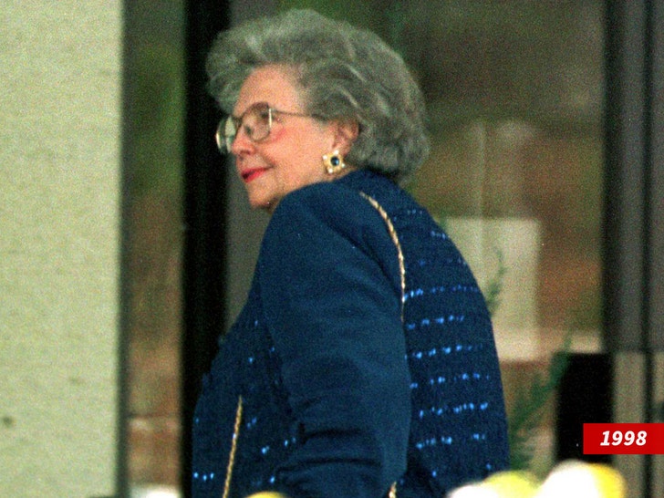 a9fe555b02334755a94953cc2397ed49_md chuck norris mom at his wedding