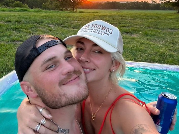 aab2020399d24f20b7ec35a6a39abb71_md-6 Zach Bryan & Brianna LaPaglia Together