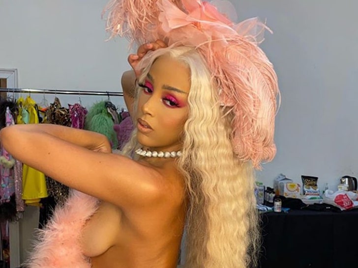 Doja Cat's Hot Shots