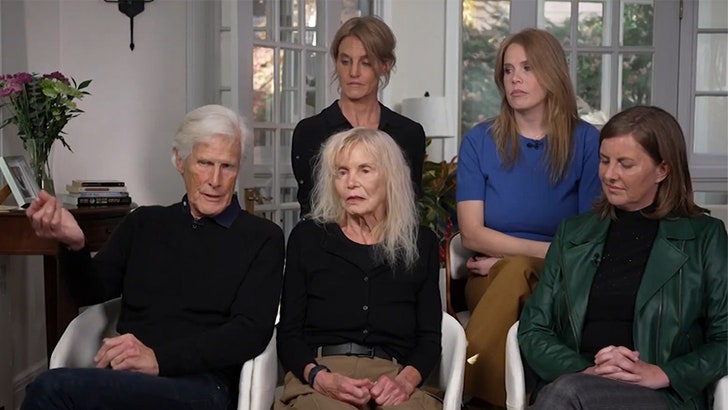 abb2602bfab441a08395229aa289f9d4_md-1 102824_matthew_perry_family_kal