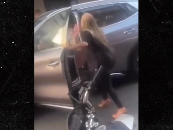 abd35d1388914ee7a3cb7e5d4c3a659b_md 092024_wife_catches_husband-sg5