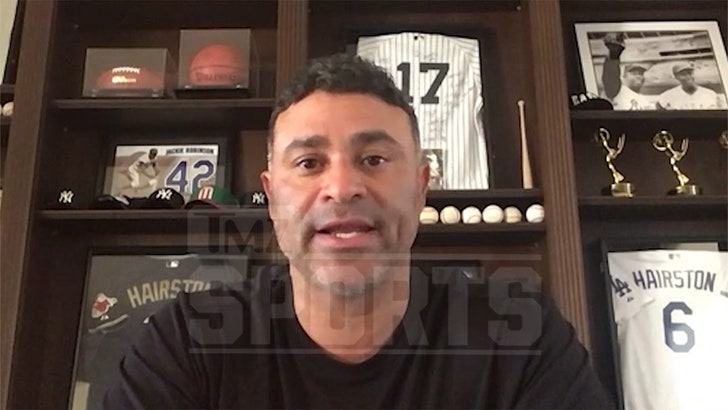 ae2b0f22a9a940769d78c45a3bc2f6e4_md 102324_jerry_hairston_jr_world_series-kal