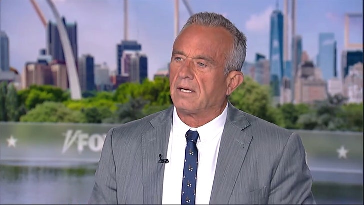 aedd0d3d6751468b968f499db4e5181f_md 082524_rfk_democrats_kal