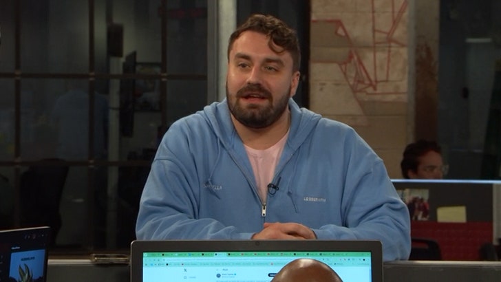 af3cedffc948437fb2b3f7421baf4574_md-1 103024_tmz_tv_taylor_travis_kal